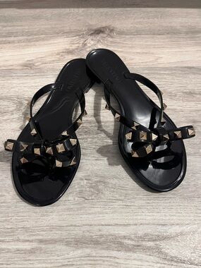 Valentino Rockstud Bow Tie Thong Sandals